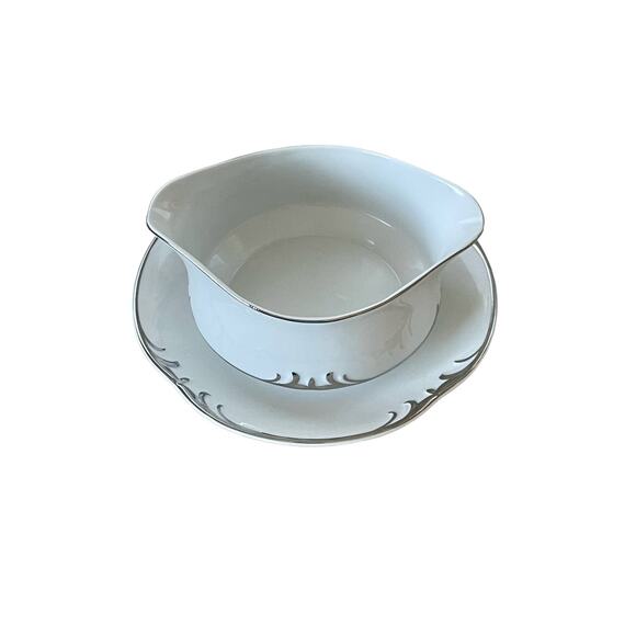 Vintage Embassy by STYLE HOUSE Gravy Boat with Attached Underplate - Picture 1 of 11